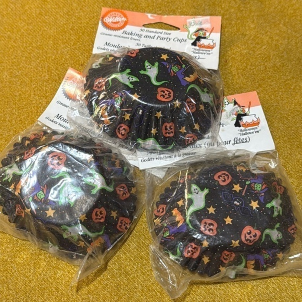 Vintage Wilton 1995 Halloween 3 Packs of 50 Standard Baking Cupcake Cup Liners